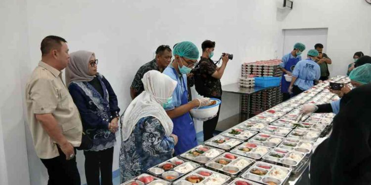 Rombongan DPRD Banjarmasin saat Sidak SPPG. (foto : shn/seputaran)