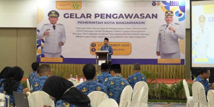 Sekdako Banjarmasin Ikhsan Budiman saat memberi sambutan pada Gelar Pengawasan Pemko Banjarmasin. (foto : shn/seputaran)