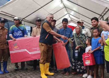 Ikuti Instruksi Gubernur, BPBD dan Dinsos Kalsel Salurkan Bantuan dan Dirikan Dapur Umum untuk Korban Banjir