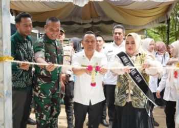 Bupati Yamani Bersama Istri Resmikan RBI dan Letakan Batu Pertama Pembangunan Zona Permainan Tradisional