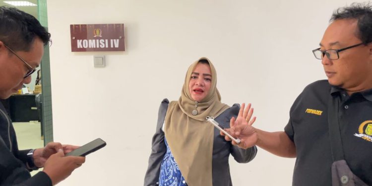 Hj Masriyah, Ketua Pansus Raperda Sertifikasi Makanan Halal dan Sehat. (foto : sna/seputaran)