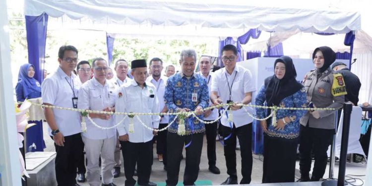 Peresmian kantor Bank Kalsel KCPS Handil Bakti oleh Dirut Bank Kalsel Fachrudin. (foto : istimewa)