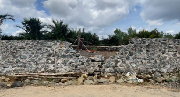 Dinding Jembatan CUSA yang runtuh. (foto : sna/seputaran)