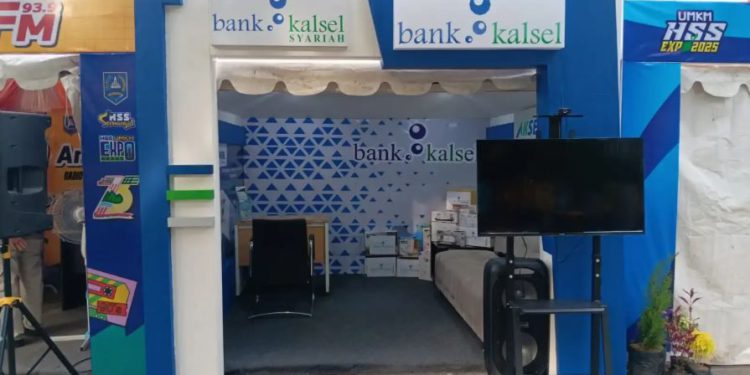 Booth Promosi Bank Kalsel pada gelaran HSS Expo. (foto : Bank Kalsel)