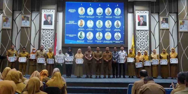 Penyerahan DPA ke SKPD Pemko Banjarmasin. (foto : shn/seputaran)