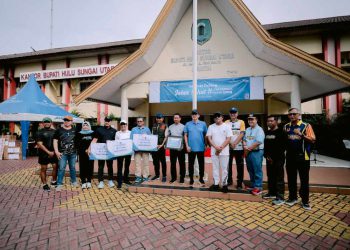 Peduli Masyarakat Terdampak Banjir, Bank Kalsel Berikan Bantuan Senilai Rp 145 Juta kepada Pemkab HSU