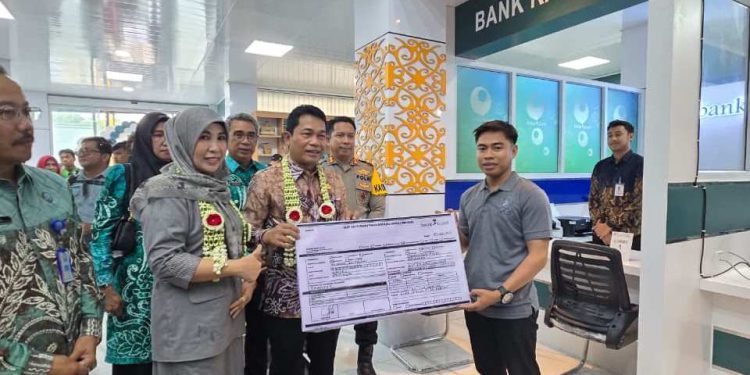 Peresmian Kantor Kas Bank Kalsel di MPP Balangan. (foto : Bank Kalsel)