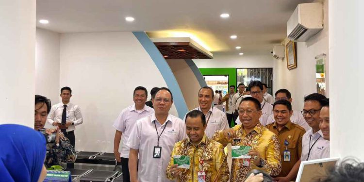 Kantor Cabang Pembantu (KCP) Syariah Rantau yang diresmikan secara langsung oleh Bupati bersama Wakil Bupati Tapin H Yamani-H Juanda. (foto : Bank Kalsel)