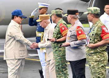 Gubernur H Muhidin Sambut Kedatangan Presiden Prabowo Subianto di Kalsel