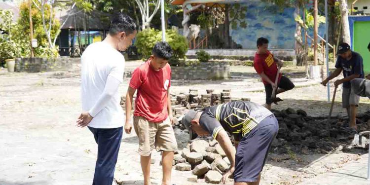 Walikota Banjarmasin HM Yamin saat meninjau perbaikan Taman Edukasi Satwa Jahri Saleh. (foto : shn/seputaran)