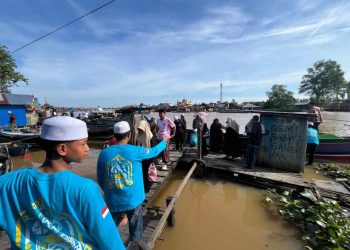 Menghindari Macet, Jemaah Haul Guru Zuhdi ke-6 Pilih Datang Melalui Jalur Sungai