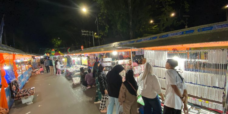 PKL yang berjualan di lapak Festival Pasar Wadai Ramadan. (foto : shn/seputaran)