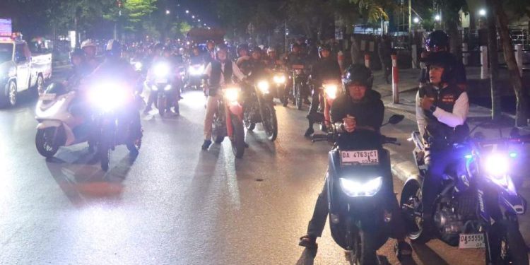 Walikota Banjarmasin HM Yamin saat patroli gabungan bersama Polresta Banjarmasin. (foto : shn/seputaran)