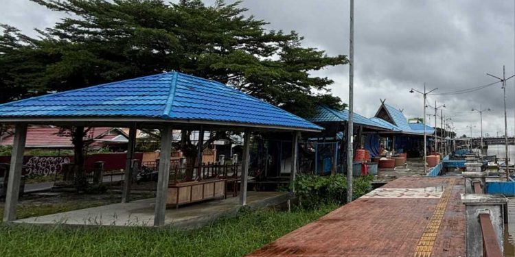 Kawasan siring RK Ilir yang mau ditata untuk wisata kuliner. (foto : shn/seputaran)
