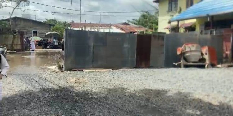 Proyek pembangunan SDN Pangambangan 5 yang tak kunjung selesai. (foto : shn/seputaran)