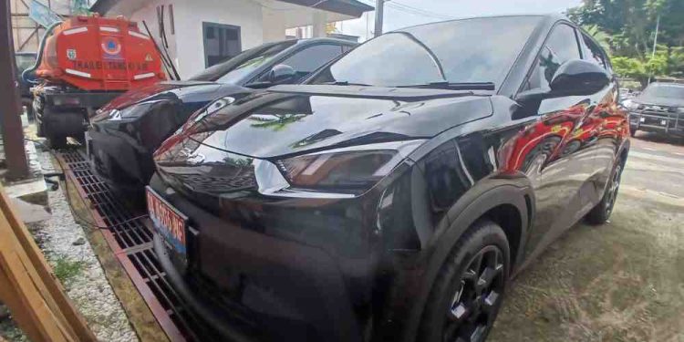 Mobil Dinas Listrik Pemko Banjarmasin. (foto : shn/seputaran)