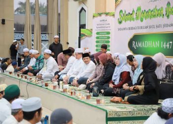 ‎Wagub Kalsel Buka Puasa Bersama Masyarakat di Masjid Raya Sabilal Muhtadin 