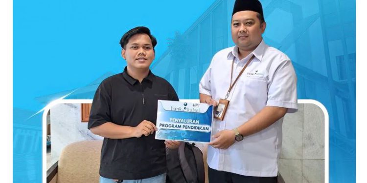 Ahmad Rifa’i (22), mahasiswa UIN Antasari Banjarmasin yang mendapatkan bantuan UPZ Bank Kalsel. (foto : istimewa)