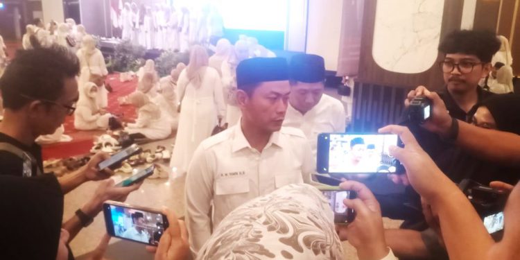 Walikota Banjarmasin HM Yamin saat diwawancarai. (foto : smr)
