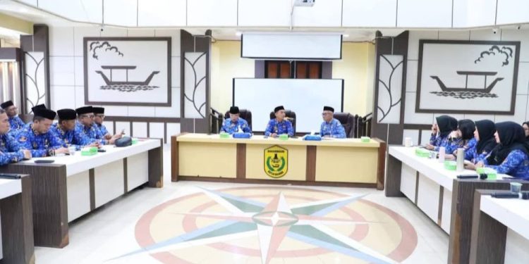 Rakor Kepegawaian dipimpin Walikota Banjarmasin HM Yamin. (foto : shn/seputaran)