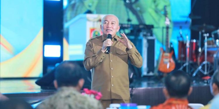 Gubernur Kalsel H Muhidin saat memberikan sambutan pada Musrenbang 2026 dan RKPD 2027. (foto : adpim kalsel)