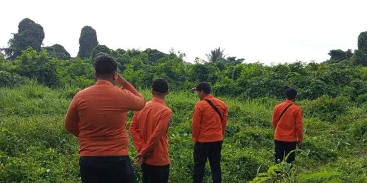 BPBD Banjarmasin saat memantau kondisi iklim dan suhu di Banjarmasin. (foto : shn/seputaran)