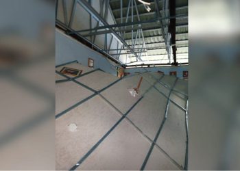 Plafon Ruang Kepsek SDN Telaga Biru 9 Ambruk