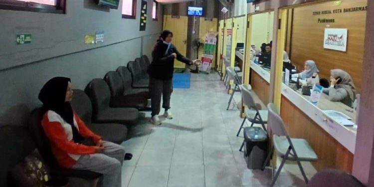Kantor Dinsos Banjarmasin yang tetap memberikan layanan dengan penujukan Jefri Fransyah sebagai Plt Kadinsos. (foto : shn/seputaran)