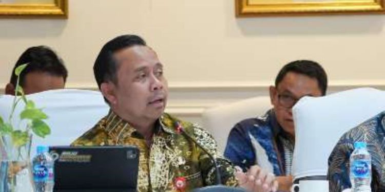 Bupati Tapin H Yamani saat mengikuti forum koordinasi Kemenpan RB. (foto : istimewa)