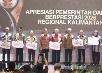 Berhasil Turunkan Stunting dan Kemiskinan, Gubernur Kalsel Terima Penghargaan