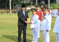 Bupati dan Wabup Tapin Dianugerahi Pin Alumni Kehormatan IPDN