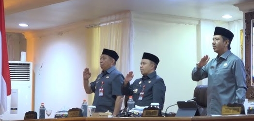 Bupati Tapin H Yamani saat rapat paripurna penyampaian Raperda Pertanggungjawaban APBD 2025. (foto : istimewa)