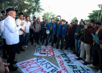 Didemo Mahasiswa, Gubernur H Muhidin : Pemprov Kalsel Tidak Menutup Diri Terhadap Kritik