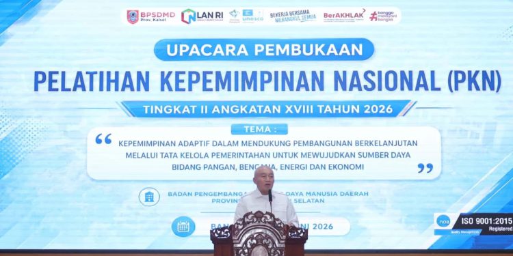 Gubernur Kalsel H Muhidin saat sambutan PKN Tingkat II Angkatan XVIII 2026. (foto : istimewa)