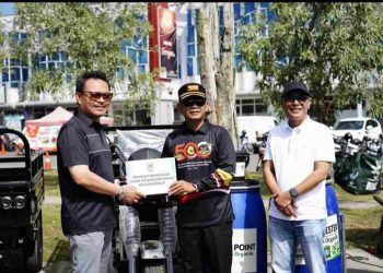 Pemprov Kalsel Serahkan Bantuan Fasilitas Pengelolaan Sampah Kepada Pemko Banjarmasin