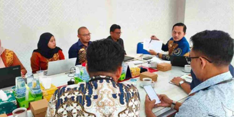 Pertemuan PLN dengan Ombudsman Kalsel. (foto : shn/seputaran