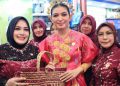 Stand Dekranasda Tapin Dikunjungi Istri Wapres
