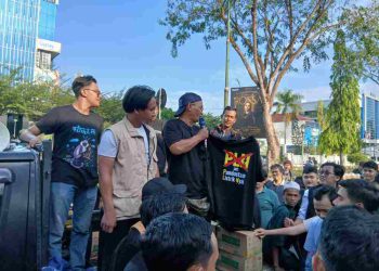 Massa Tuntut Pimpinan PLN Mundur, Apabila Janji Listrik Normal Tak Terbukti