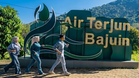 OTW AKSEL dari Bank Kalsel promosikan wisata Air Terjun Bajuin. (foto : istimewa)