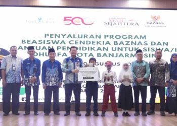 Bank Kalsel Kolaborasi dengan Baznas Salurkan Bantuan Pendidikan kepada Mahasiswa dan Pelajar