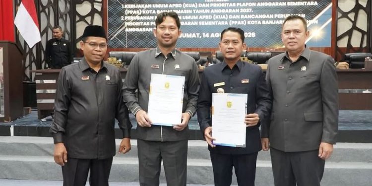 PARIPURNA : DPRD Banjarmasin menggelar kegiatan Rapat Paripurna Tingkat II dengan agenda Kesepakatan Bersama Kebijakan Umum APBD (KUA) dan Prioritas Plafon Anggaran Sementara (PPAS) Banjarmasin Tahun Anggaran 2027.