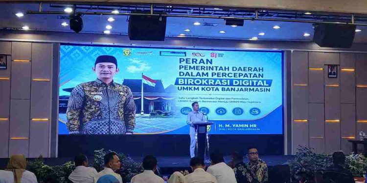 Walikota Banjarmasin HM Yamin saat sambutan padanTemu Kemitraan Hari UMKM Nasional di HBI Banjarmasin. (foto : shn/seputaran)