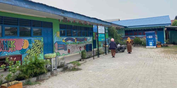 SDN Kelayan 1 tampak sepi dari aktivitas siswa, karena memberlakukan PJJ. (foto : shn/seputaran)