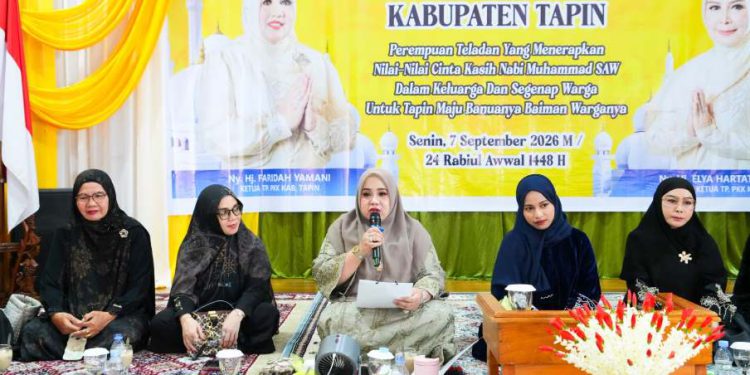 Ketua TP PKK Tapin Hj Faridah Yamani menghadiri Maulid Nabi Besar Muhammad SAW 1447 H/2026 M di Aula Sekretariat PKK Kabupaten Tapin, (foto : istimewa)
