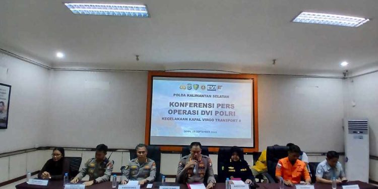 Konferensi Pers di RS Bhayangkara terkait perkembangan identifikasi jenazah korban KM Virgo Transport 8. (foto : shn/seputaran)