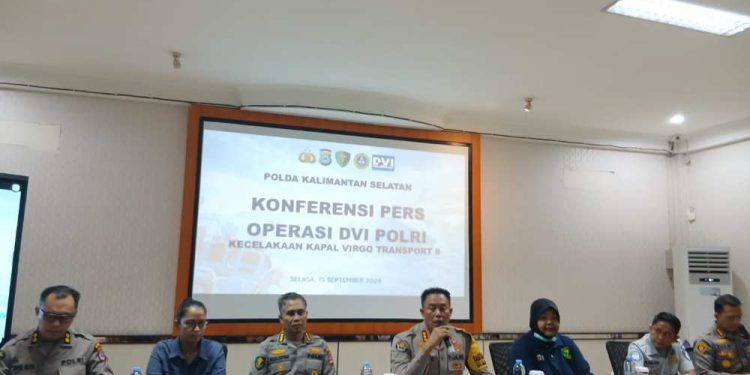 Konfrensi Pers operasi DVI Polri terkait perkembangan evakuasi KM Virgo Transport 8. (foto : shn/seputaran)