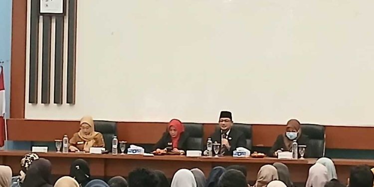 Sekdako Banjarmasin Ichrom Muftezar saat sambutan di Bimtek. (foto : shn/seputaran)
